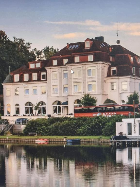See Schlosshotel Am Kellersee Eutin Exterior photo